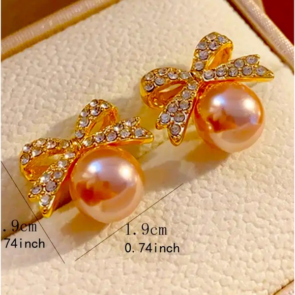 EARRINGS DELICATE BOW WITH IMITATION PEARL DESIGN STUD - Picture 4 of 6